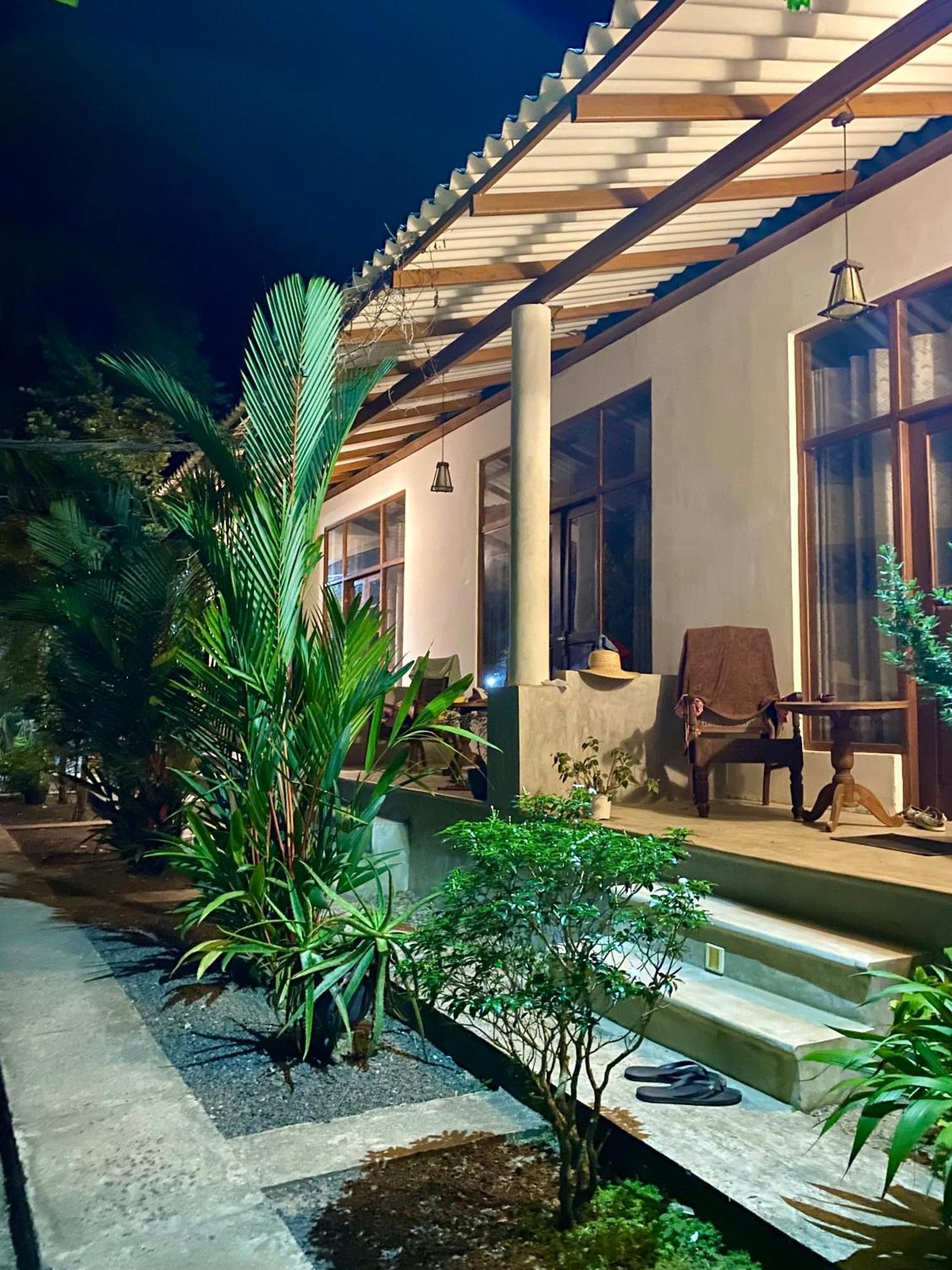 The Dale Mirissa Hotel Exterior photo