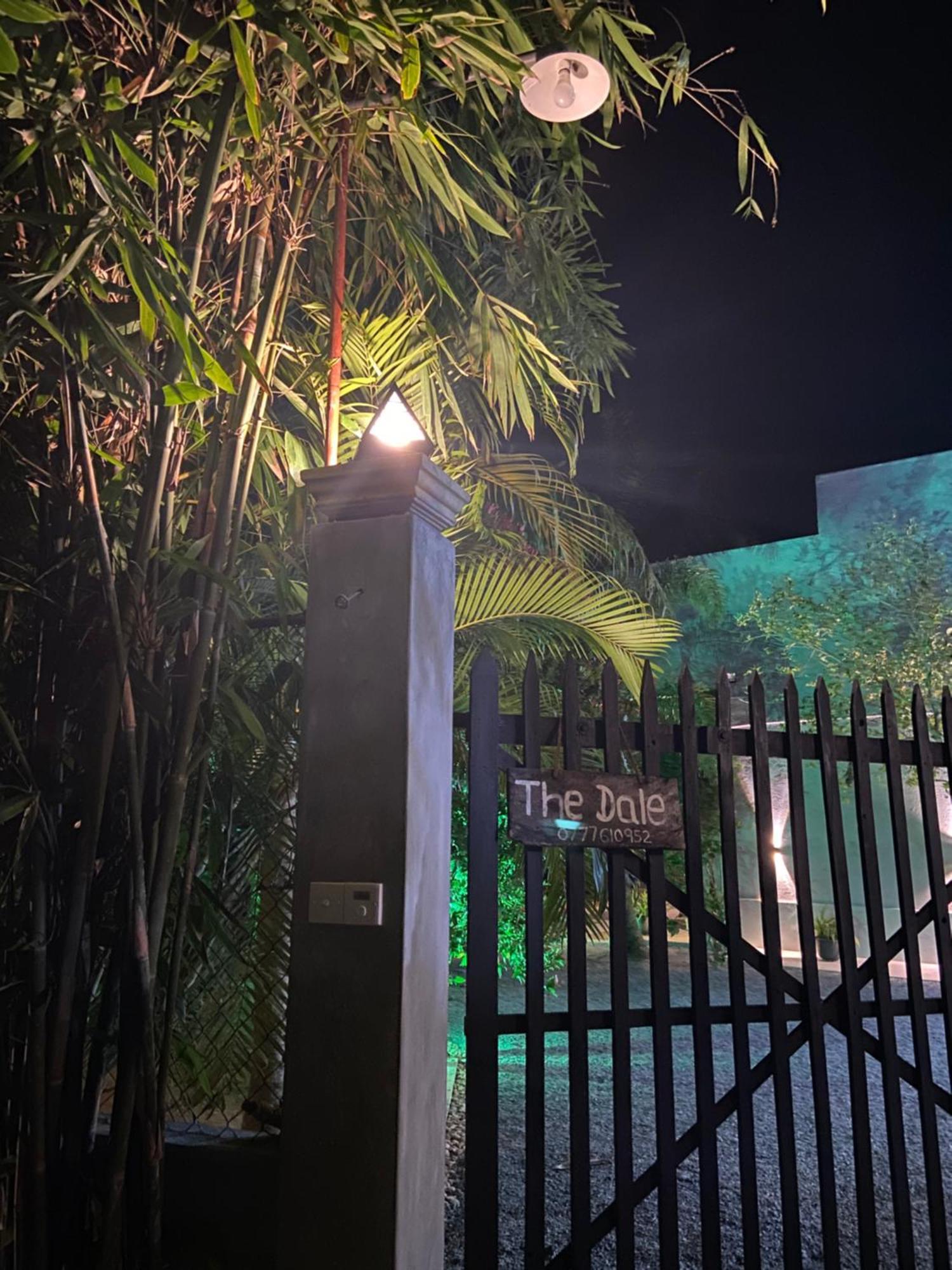 The Dale Mirissa Hotel Exterior photo
